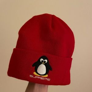Supreme penguin beanie